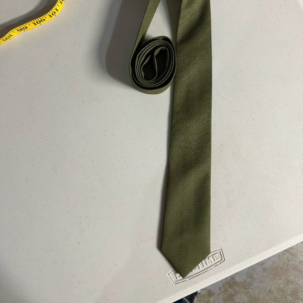 Men's 3 pc Suit - Braveman Carmel color size 40R with Green Tie- only worn once - Picture 10 of 10